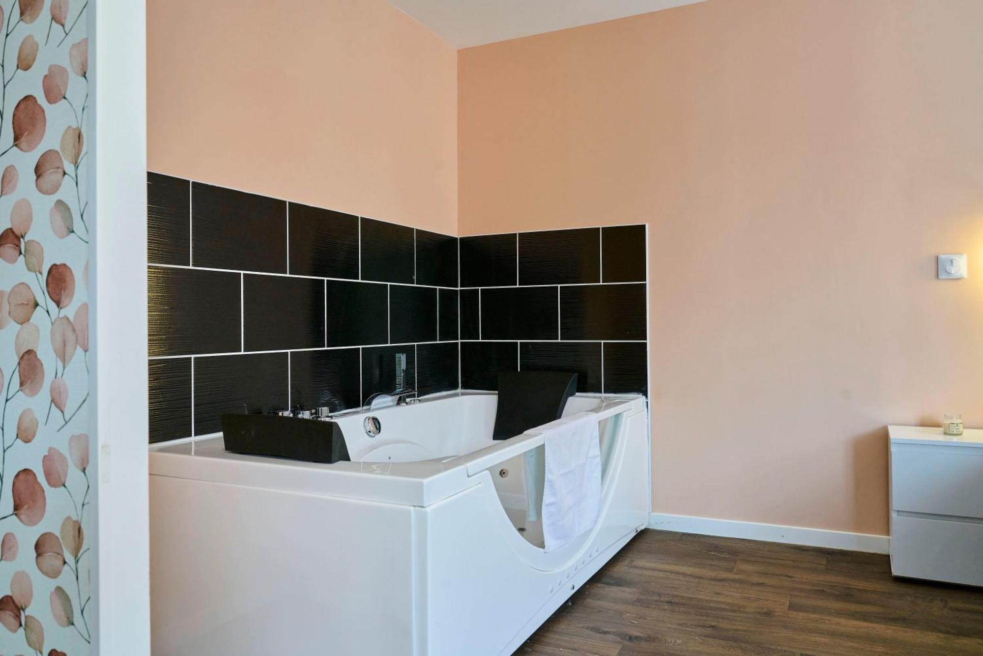 Ng Prestige L Lille L Tourcoing - Bouvines Balneo Lägenhet Exteriör bild
